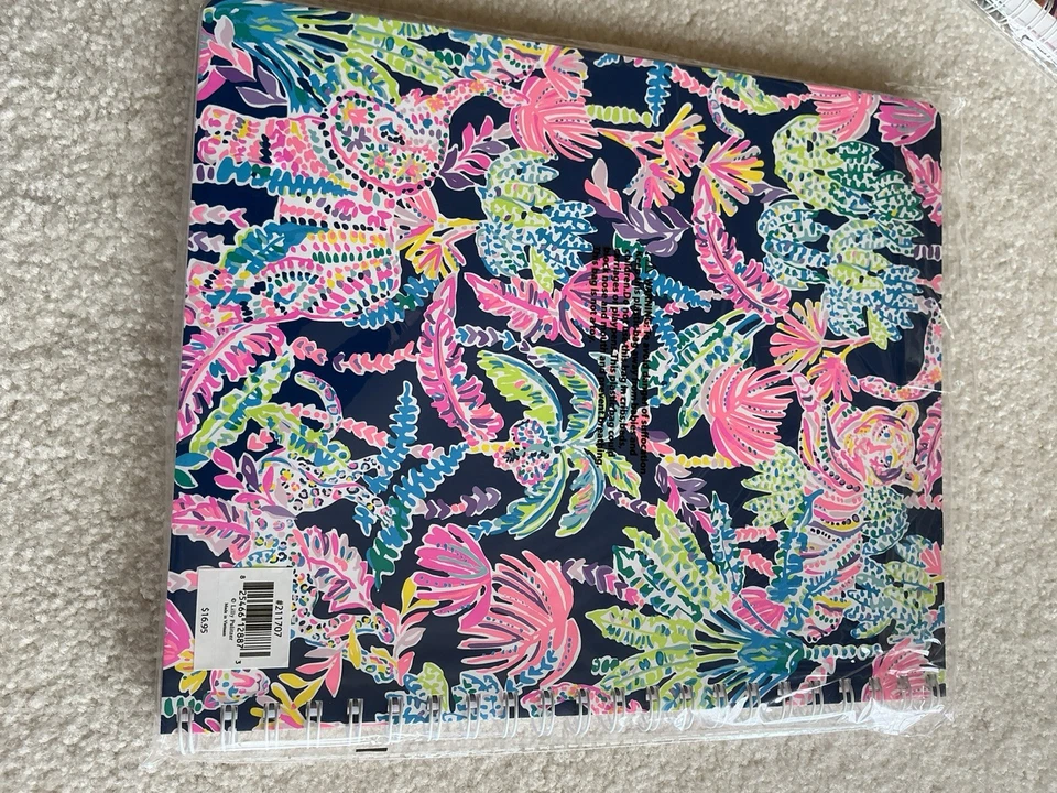 2 Lilly Pulitzer Notebooks 11"x9" NWT Perfect as Xmas gift - Image 3 of 4