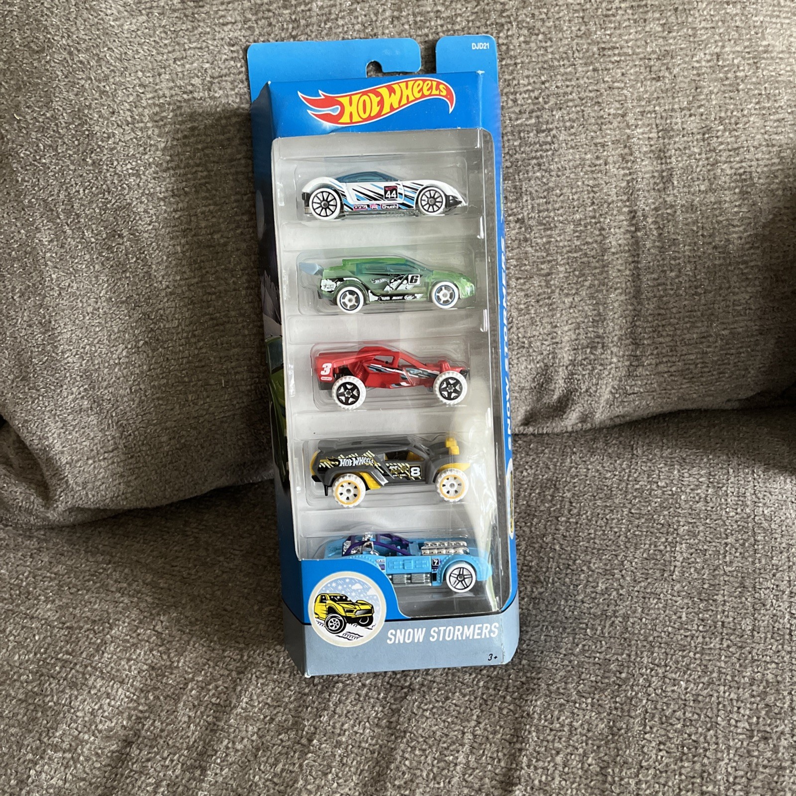 Hot Wheels 2015 Snow Stormers Golden Arrow 22/6