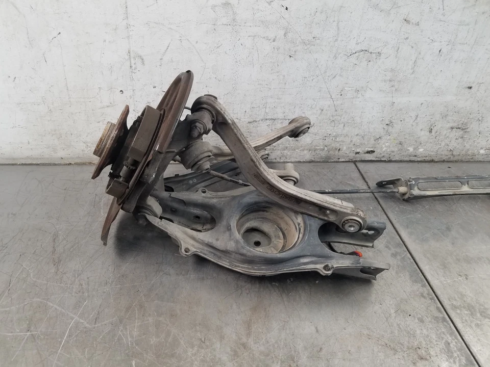 2013 Mercedes Benz AMG E 63 Left Rear Hub Knuckle Control Arms #2179 D5 - Image 4 of 4