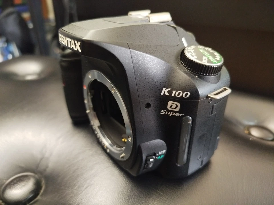 Pentax K100d Super - Image 2 of 4