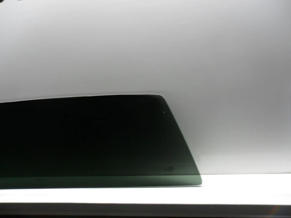 Tinted Rear Stationary Back Window Glass for 1982-1993 Chevrolet S10 Pickup - Imagem 4 de 4