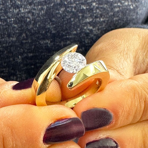 14K SOLID YELLOW GOLD ROUND CUT MOISSANITE ENGAGEMENT RING TENSION SET 1.25CT - Picture 18 of 19