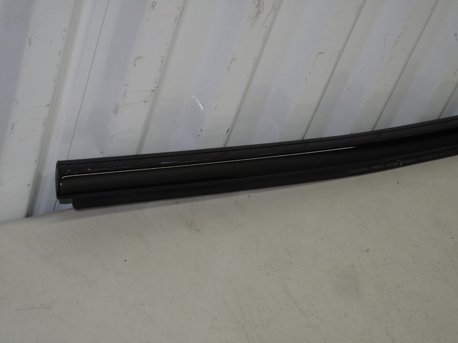 17-20 Maserati Levante Rear Right Passenger Side Door Window Belt Molding OEM