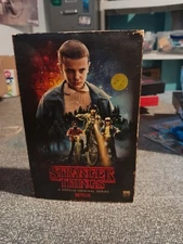 netflex stranger things season 1  looks like a vhs box  4 disc  dvd