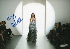 Liya Kebede Autogramm signed 20x30 cm Bild