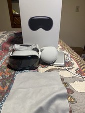 Apple Vision Pro M5 256GB Spatial Computer 2nd Generation(Used One Week)