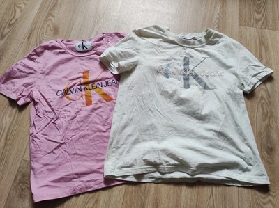 2x T-Shirts (pink Gr. L u. weiß Gr. S -fällt größer aus) von Calvin Klein im Set