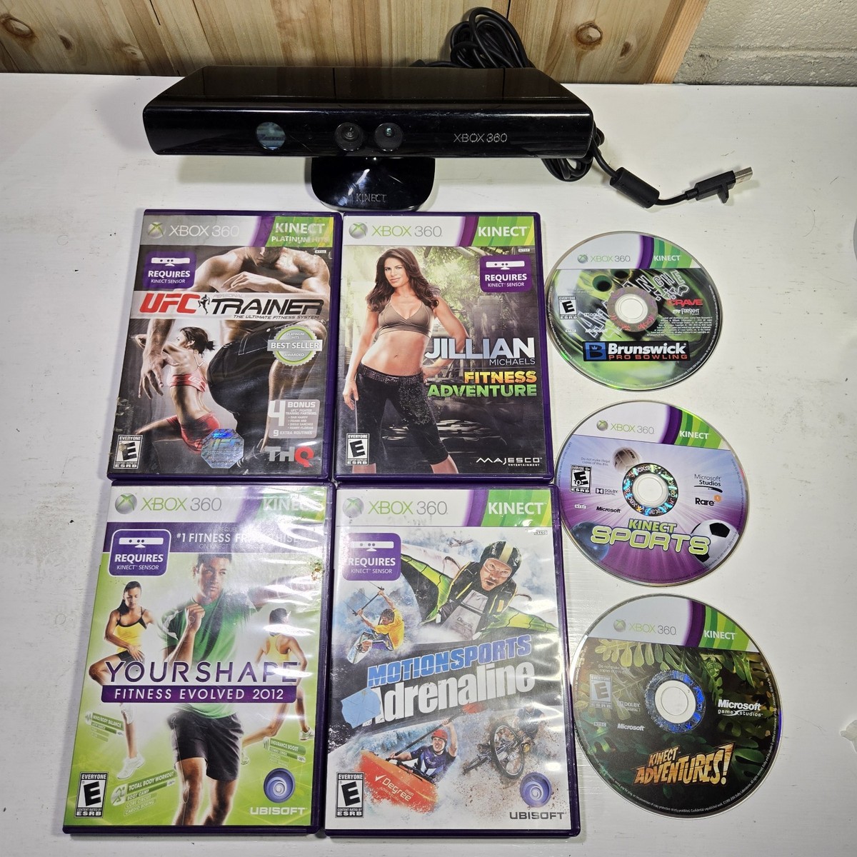 Xbox 360 Kinect Sensor + 7 Games UFC Trainer Your Shape Kinect