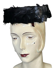 Vintage STUNNING 1940s 1950s BLACK FEATHERED HAT