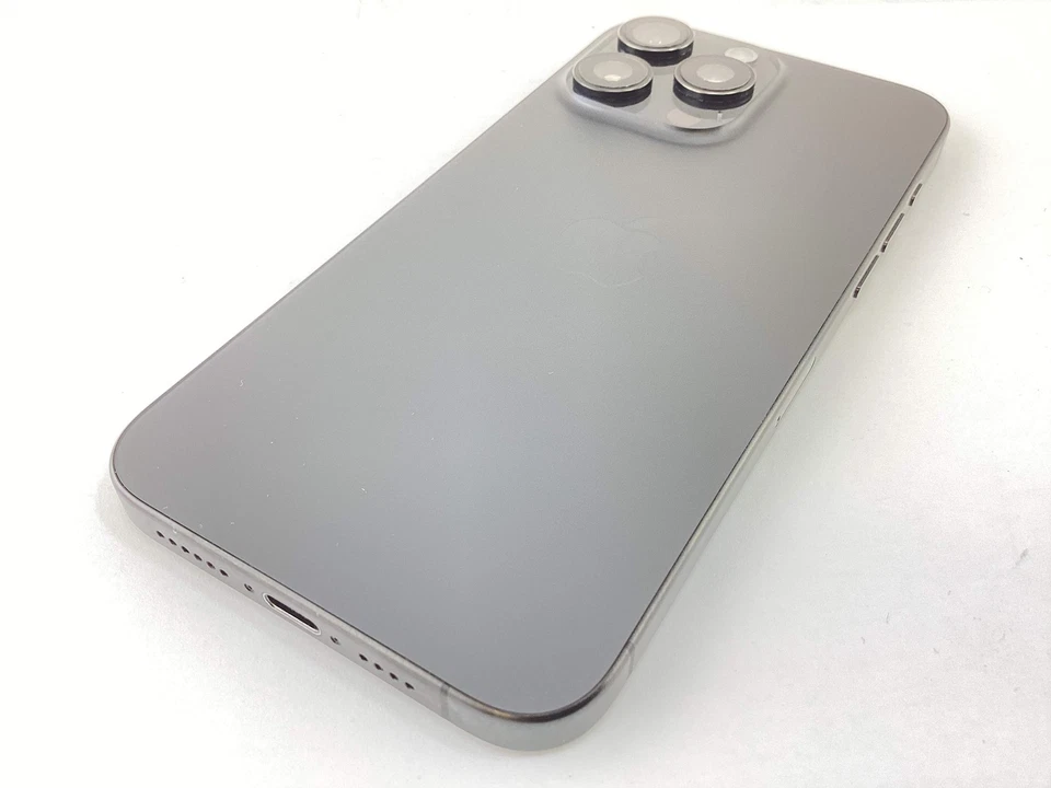 Apple iPhone 15 Pro Max · 1TB, foto 4 de 5