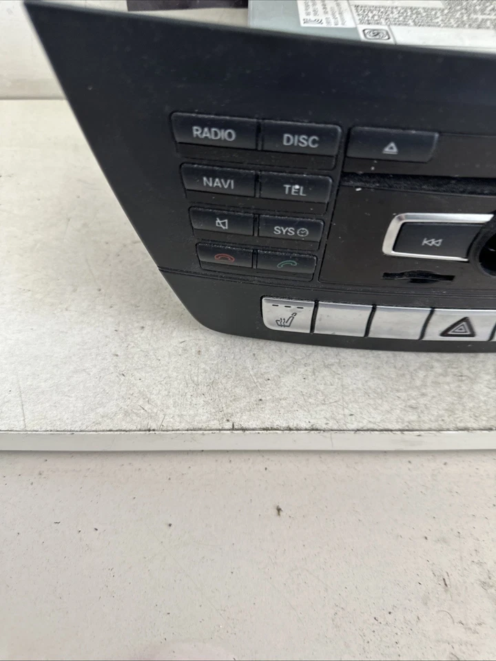 Mercedes W212 S212 Autoradio Navi Radio Command A1729022805 A A204900609 - Bild 2 von 4