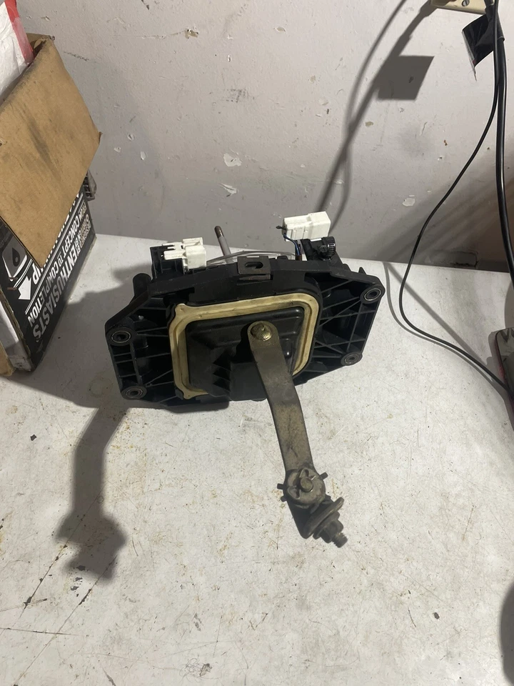 Carcasa de palanca de cambios automática Lexus Is300 2001-2005 OEM Foto 3 de 4