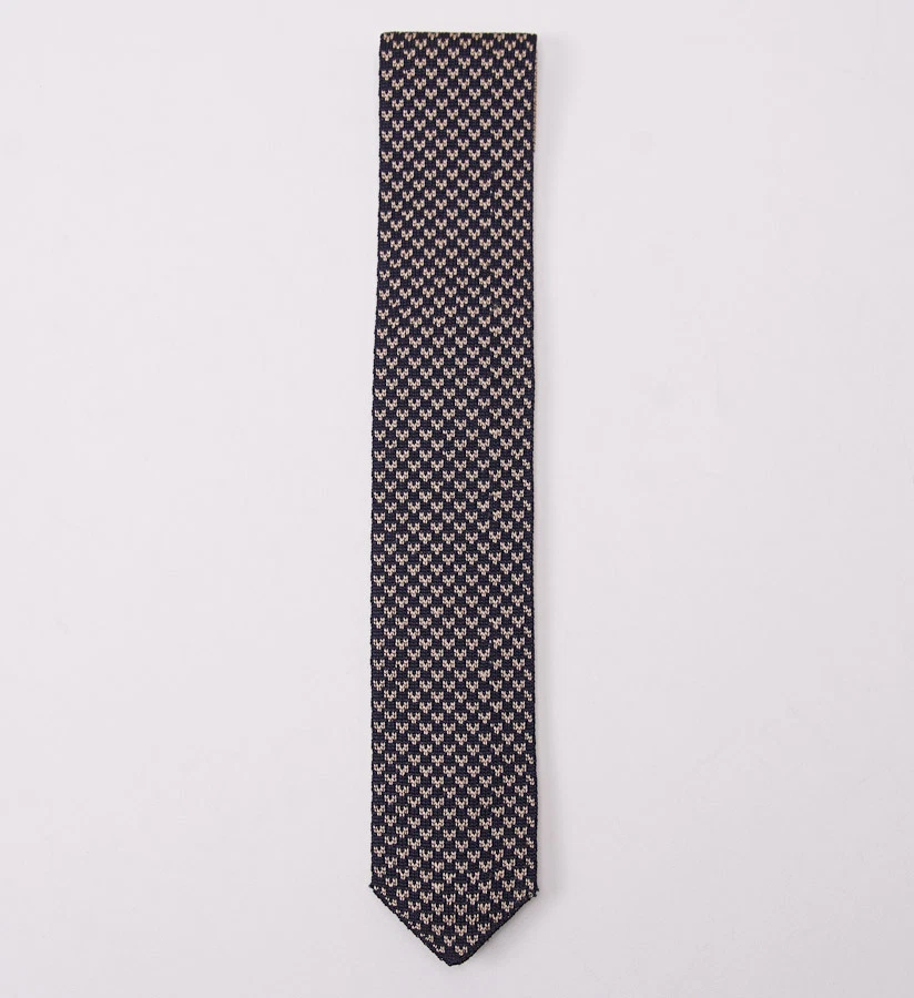 NUEVO CON ETIQUETAS $195 LUCIANO BARBERA Corbata delgada de seda tejida de 2,5" azul marino-bronceado patrón ordenado Foto 2 de 3