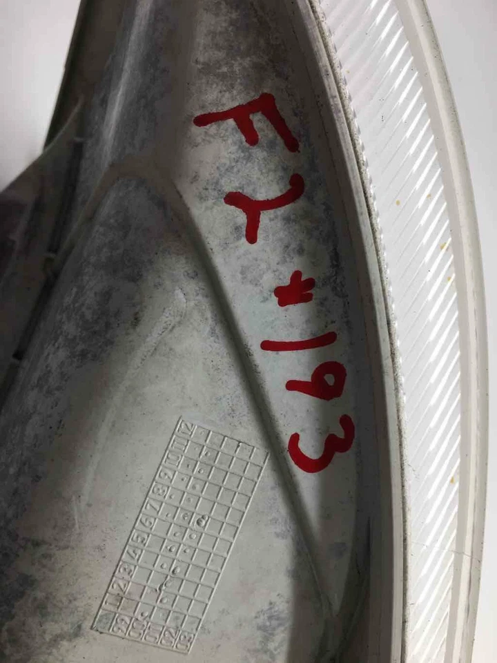 Luz marcadora de esquina delantera Volvo S40 Series 2002 bisel conductor izquierdo 30865562 Foto 2 de 4