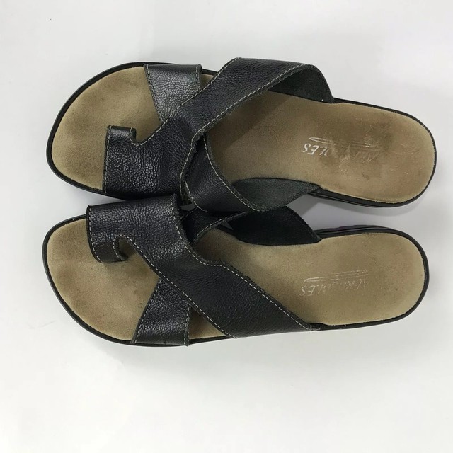 toe ring thong sandals