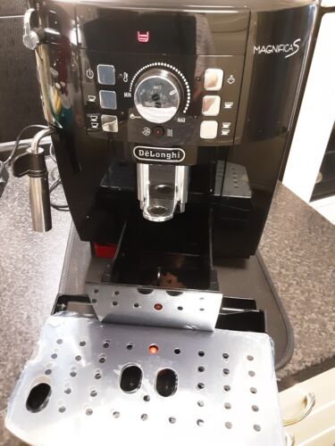 Kaffeevollautomat delonghi magnifica - Bild 1 von 14
