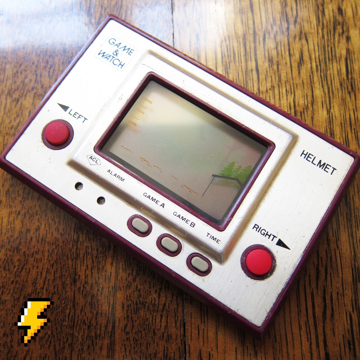 NINTENDO Helmet Game and Watch (CN-07) in OK Condition