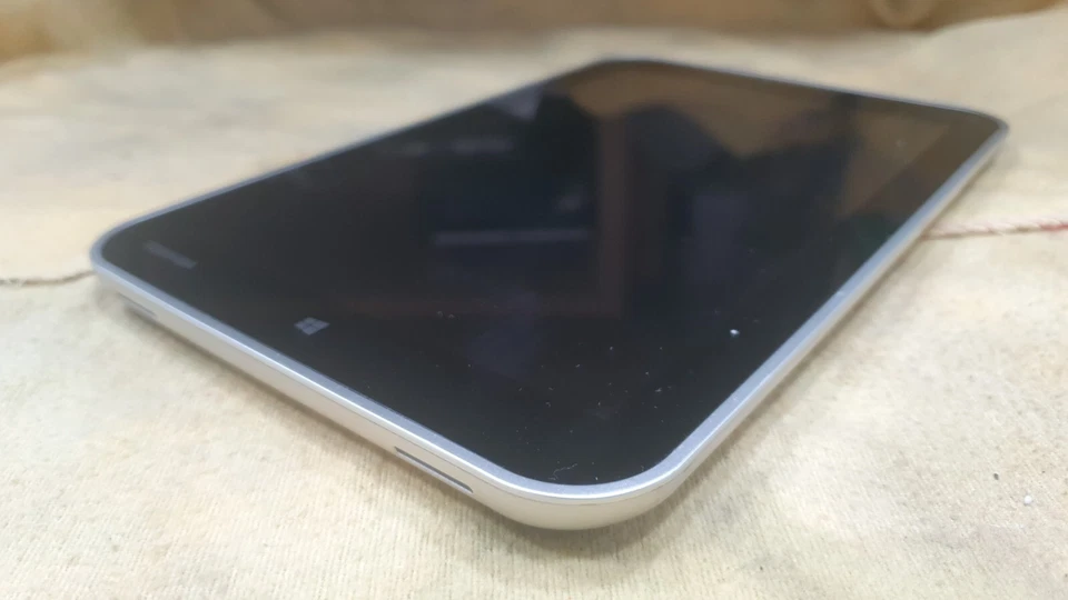 TGB309 Toshiba Encore WT8 Windows Tablet Toshiba WTA-8 READ DESCRIPTION - Image 3 of 4