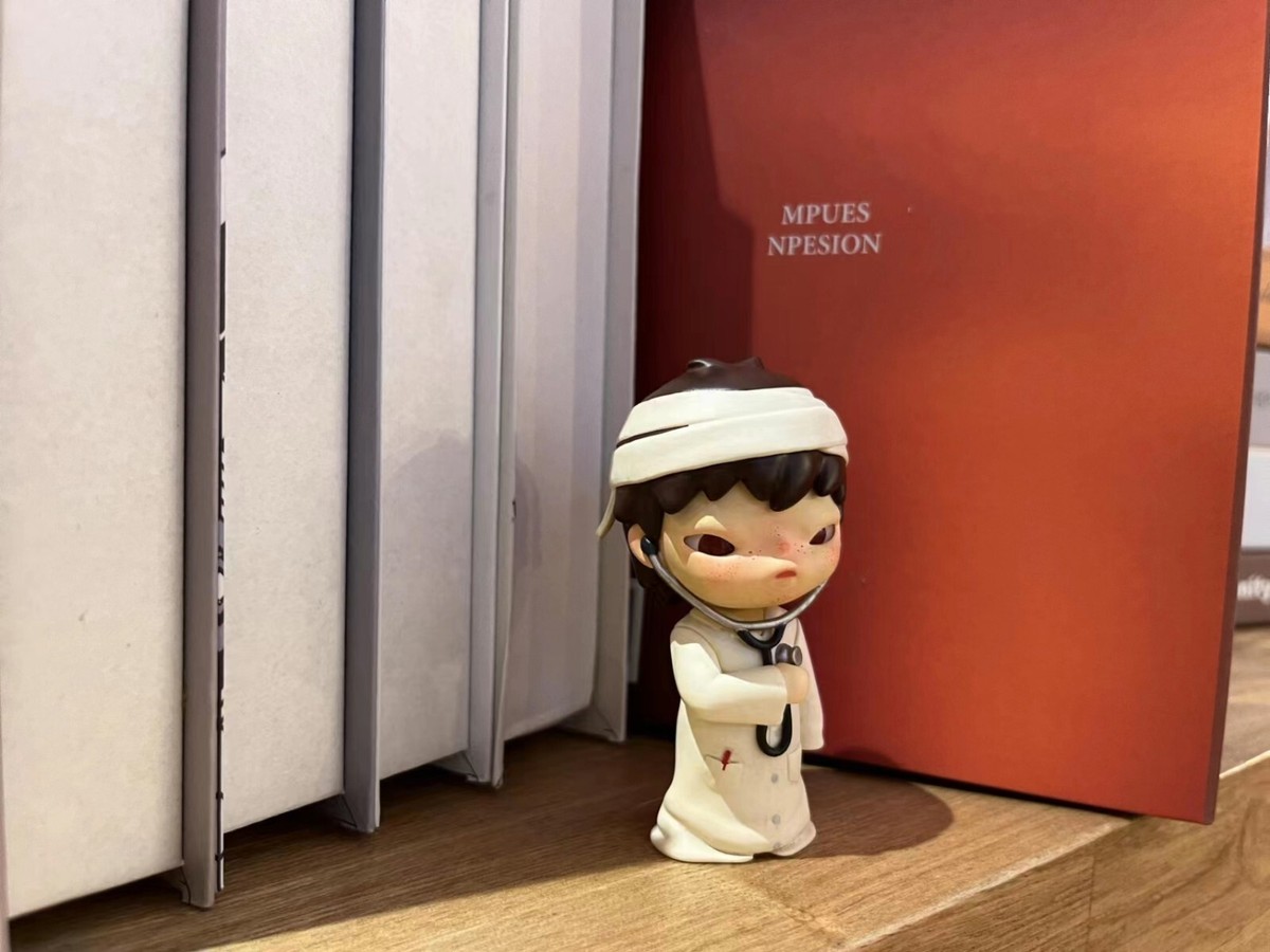 その他 POPMART HIRONO City of Mercy Healer s-l400.jpg