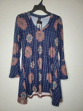 WinWin Women's NEW S/M Flare Bottom Tunic  Bell Sleeves Multicolored