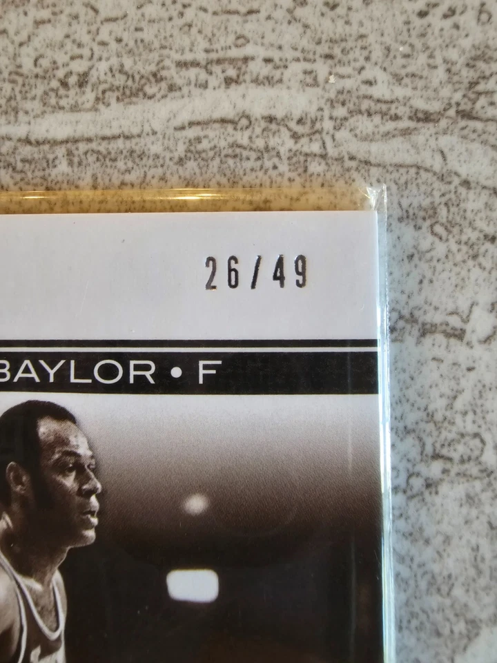 Tarjeta autógrafa Spotlight Signatures 2012-13 Elgin Baylor #42 26/49 Foto 4 de 4