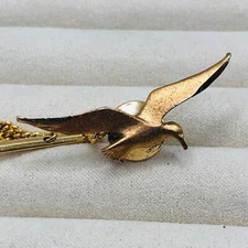 Vtg Gold Tone Seagull Tie Tack Pin w/ Chain Clutch