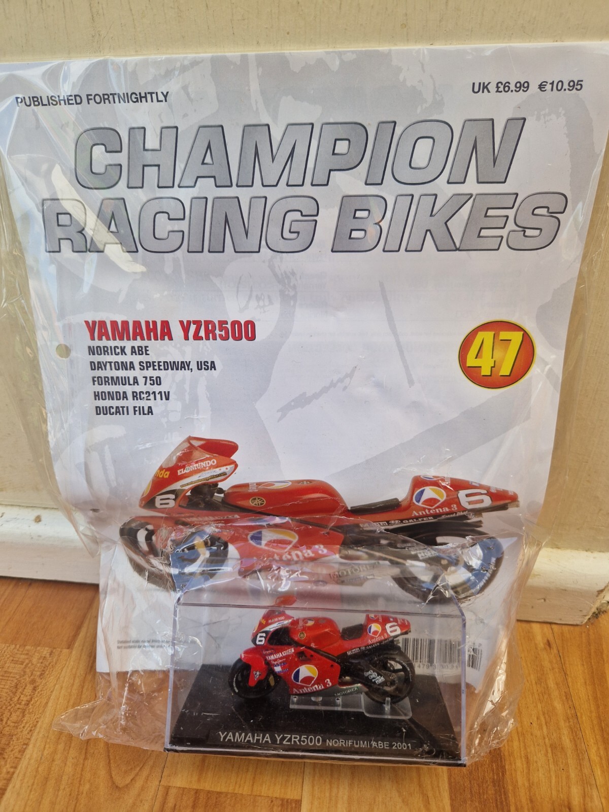 1/24 DEAGOSTINI IXO CHAMPION RACING BIKES - YAMAHA YZR500 NORIFUMI ABE 2001 NEW