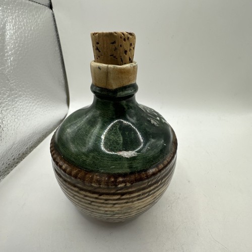 Nice Antique YE OLDEN TIME figural handled POTTERY Flask - Picture 2 of 3