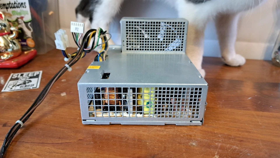 HP-D2402A0 OEM Factory Original Power Supply Input 110V- 240V Output 240W MAX - Image 3 of 4