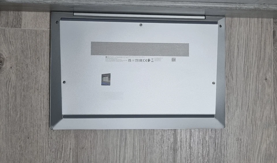 HP EliteBook 840 G8 · i7-1185G7 · 8GB · 128GB, photo 2 sur 5