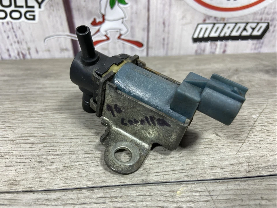 Válvula interruptor vacío COROLLA 1990-1993 CELICA 1988-1991 OEM VSV 17630-16070 Foto 3 de 4