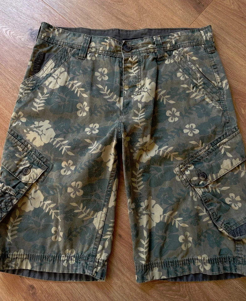 Joblot of 2 Mens Cargo Shorts Cotton Knee Length Half Pants Pockets - 32+34" W - Image 2 of 4