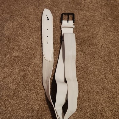 Nike Men s White Solid Dress Belt One Size Adjustable Buckle Logo