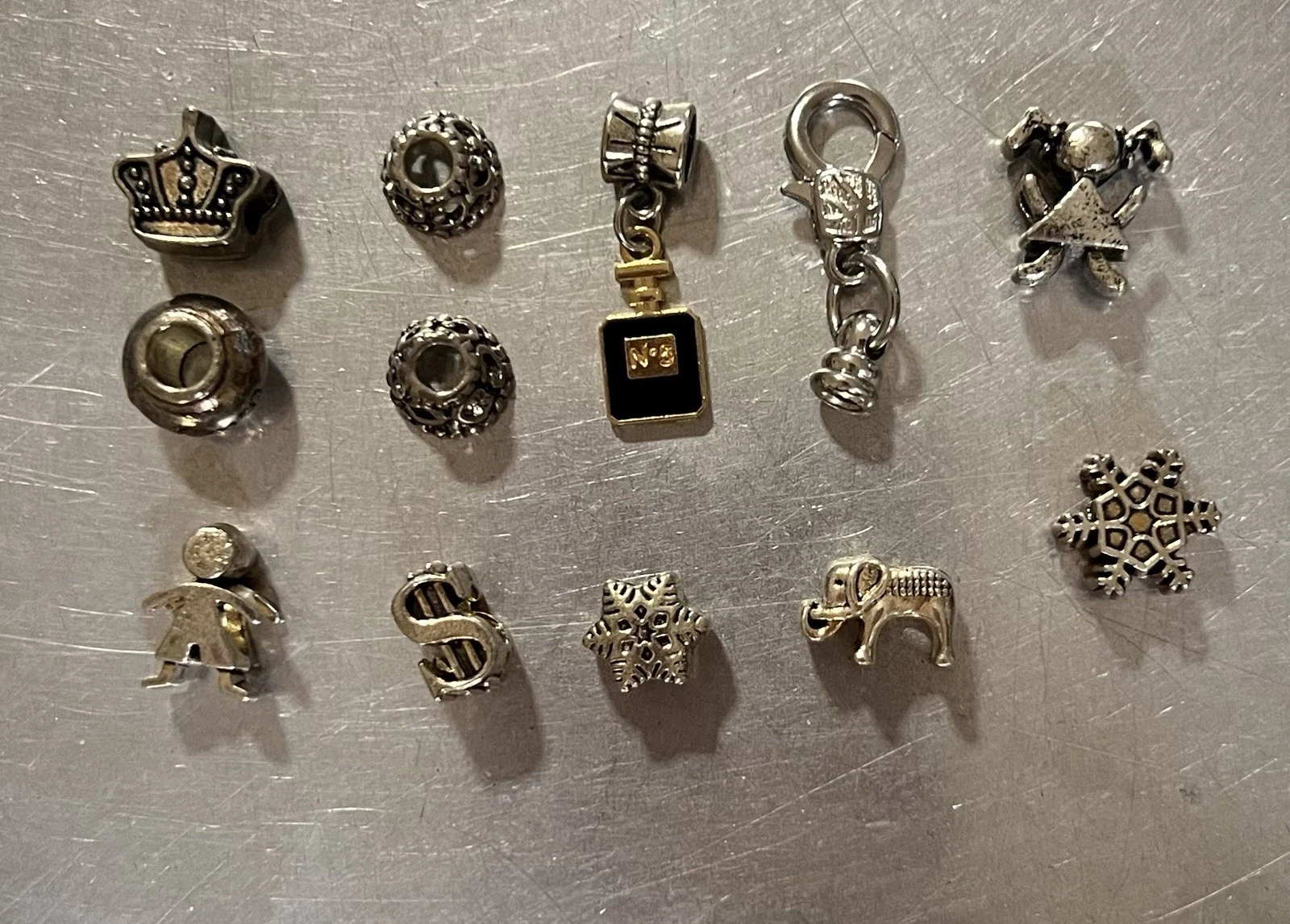 Lotto 12 Pezzi Bracciale Cavo Tono Argento Charms Perline Solo Chanel Fiocco di Neve Bambini