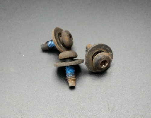 3x Schraube Motorhaubenschloss für FORD ESCORT MK6 93-95