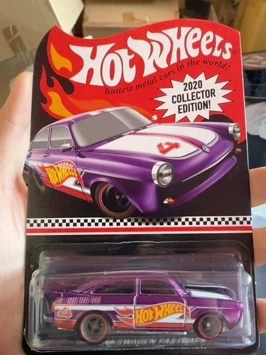 2020 Hot Wheels Collector Edition '65 Volkswagen Fastback Real Rider - Purple - Picture 2 of 9