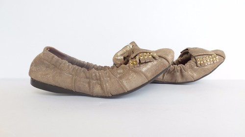 NEW Johnston & Murphy Women's Flexible Ballet Flats LEATHER Elastic Gold Shoes - Picture 4 of 12