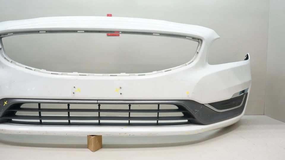 Panel de cubierta del parachoques delantero OEM Volvo S60 2014-2018 Foto 4 de 4