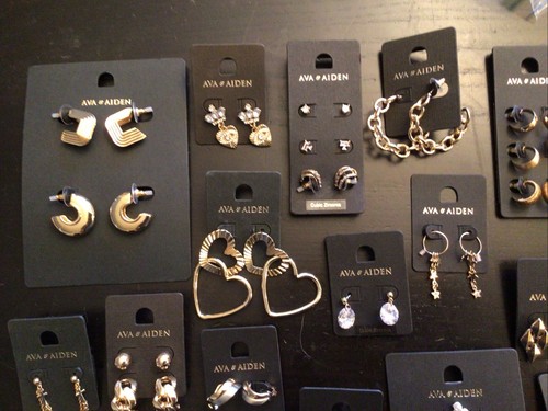 20 Nuevas Piezas Joyería Pendientes Collar Perforado SAKS Salida Quinto - Imagen 2 de 5