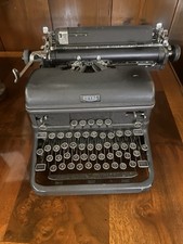 Royal Manual Typewriter Vintage thumbnail