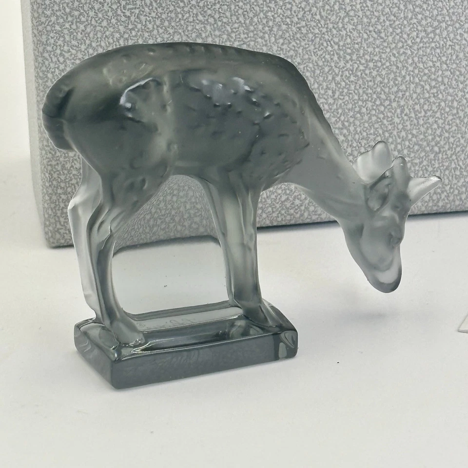 Estatuilla escultura pisapapeles cervatillo ciervo gris cristal Lalique 3020600 como nueva en caja Foto 2 de 4