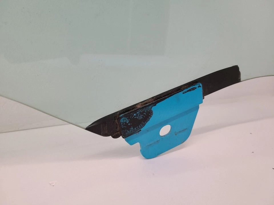 13-14 CHEVROLET MALIBU RH Passenger Front Door Glass Laminated Glass 22893156 Foto 3 de 4