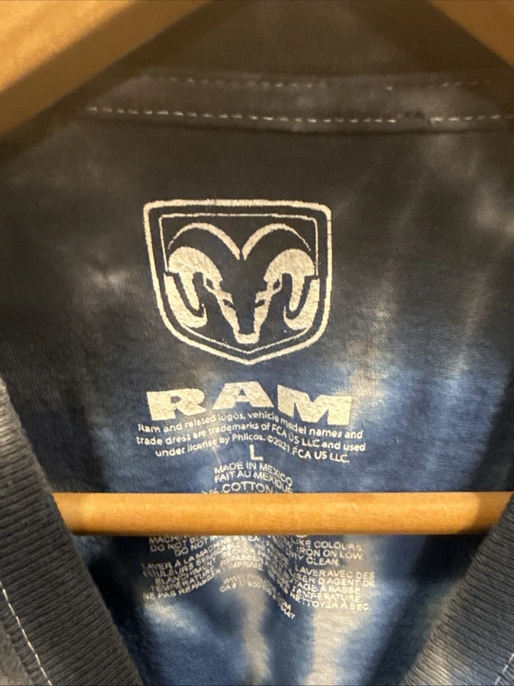 Camiseta para Hombres L Dodge Ram Truck Negra Azul Patriótica Tie Dye EE. UU. Foto 3 de 4