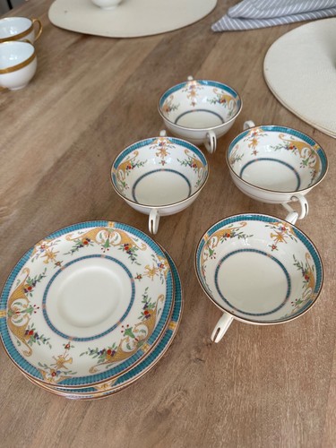 Royal Worcester Bordeaux 4 Cups & 4 Saucers 1926 Blue Hand Painted Raised Enamel