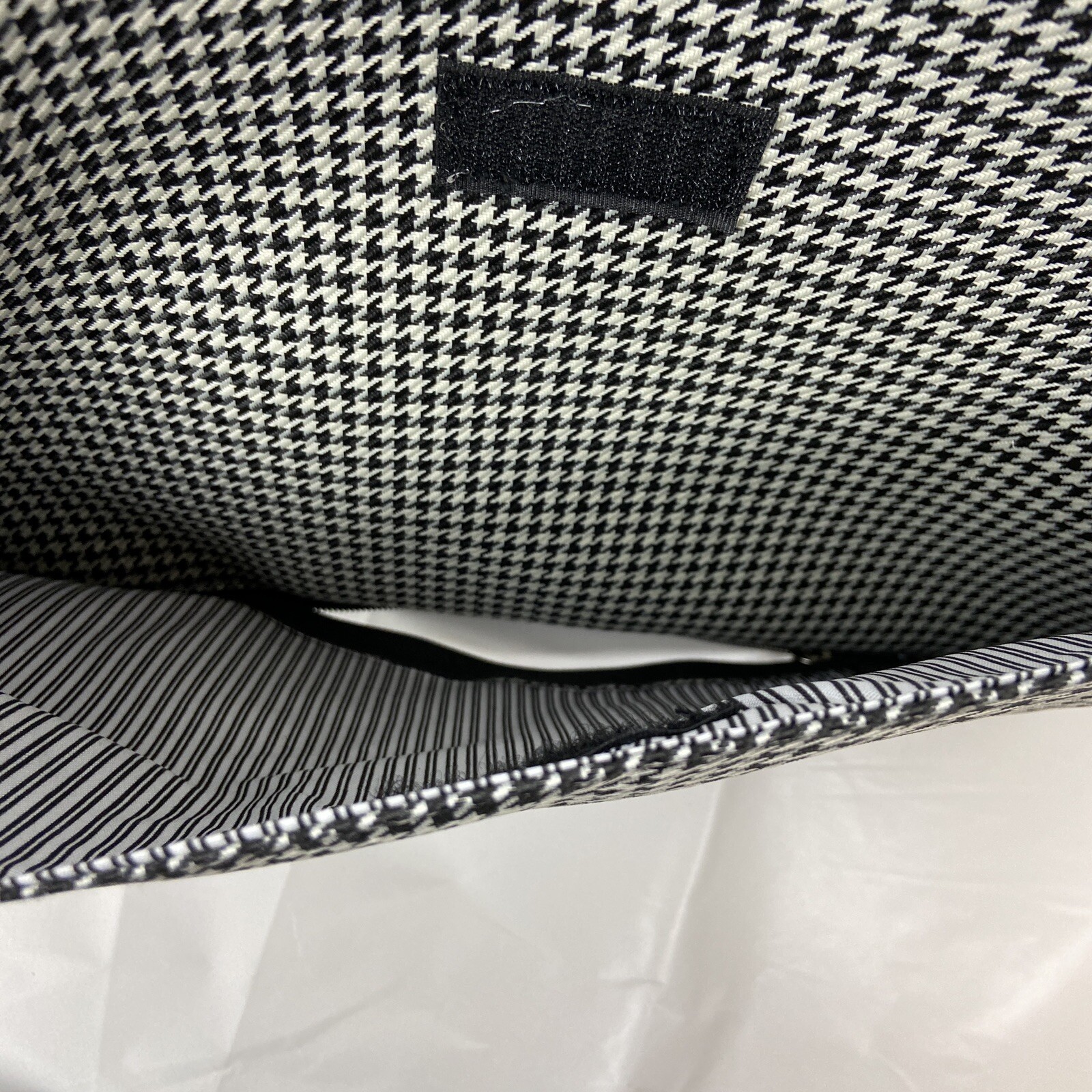 London Fog Oxford Ill Houndstooth Cabin Bag Duffle Bag NWT