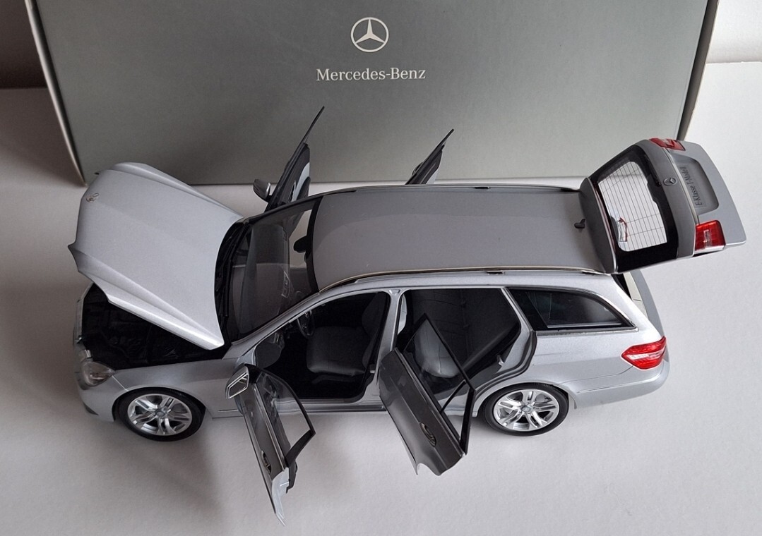 Mercedes E-Klass Estate W212 SW T-Model 2009 Silver 1:18