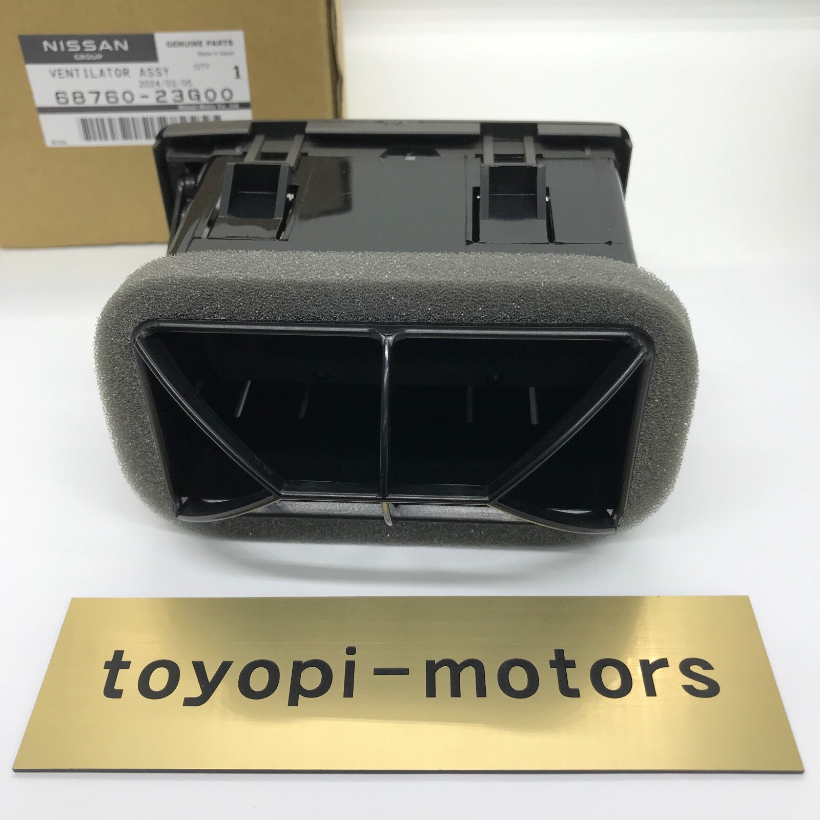 Nissan 6876023G00 Genuine OEM Factory Original Vent Grille for 