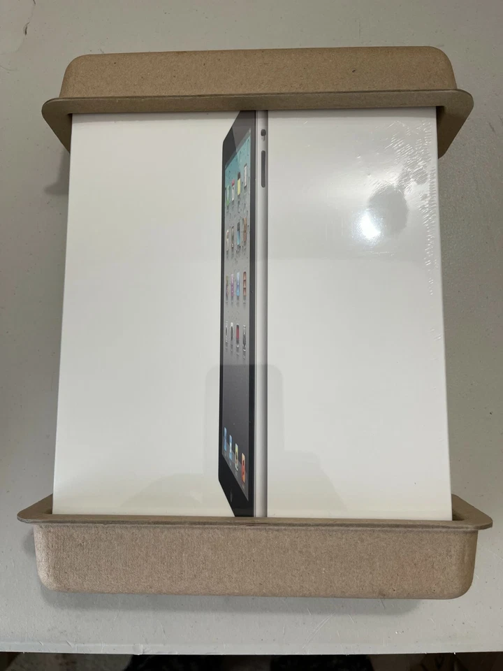 Apple iPad 2 2nd Generation 16GB MC769LL/A Wi-Fi Tablet Black Sealed Collectible - Image 2 of 4