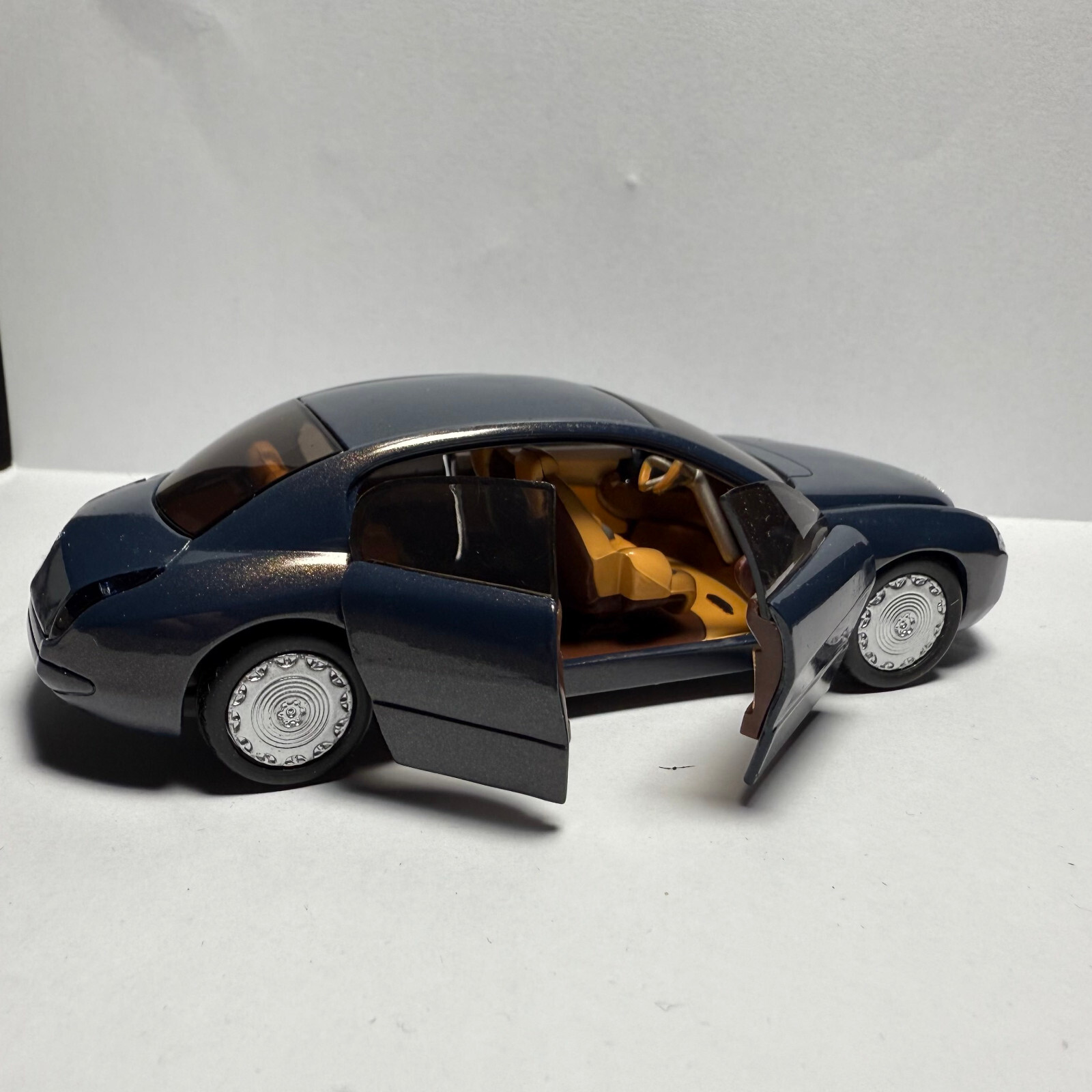 203071 Solido 1/43 Scale Diecast 203071 - 1998 Lancia Dialogos | eBay UK