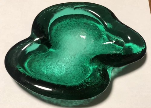 Vintage MCM Green Blenko Glass 9" x 7" Free Form Amoeba Ashtray Trinket Dish